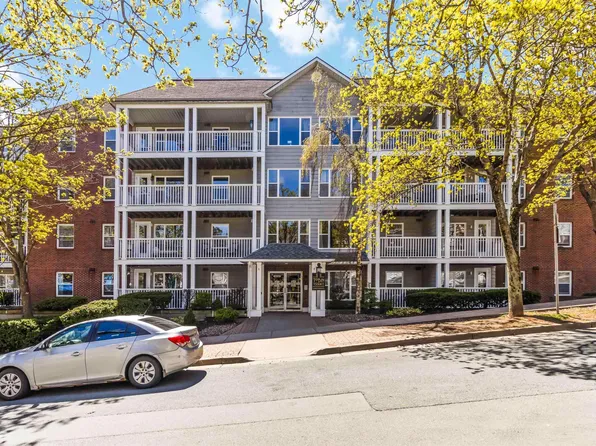 5230 Tobin St Unit 207, Halifax, NS B3H 1S2