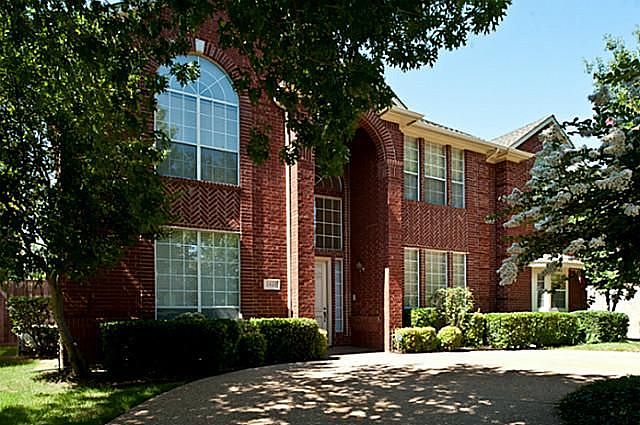 1st image of 5813 Bassinghall Ln