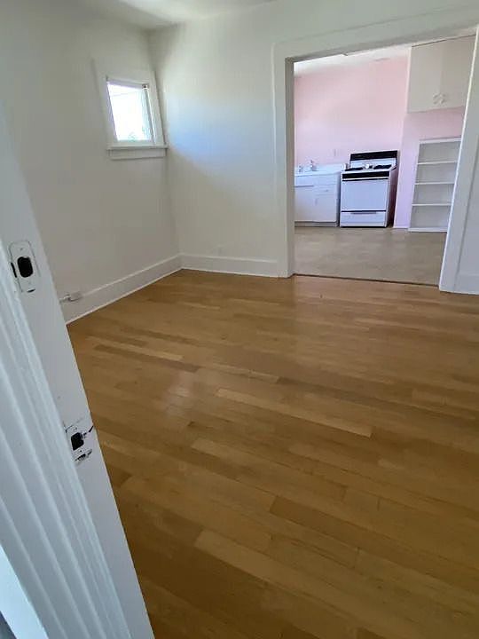 1st image of 1287 Willow Creek Dr #4
