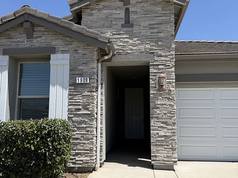1908 E Monte Vista Ave — Photo 5