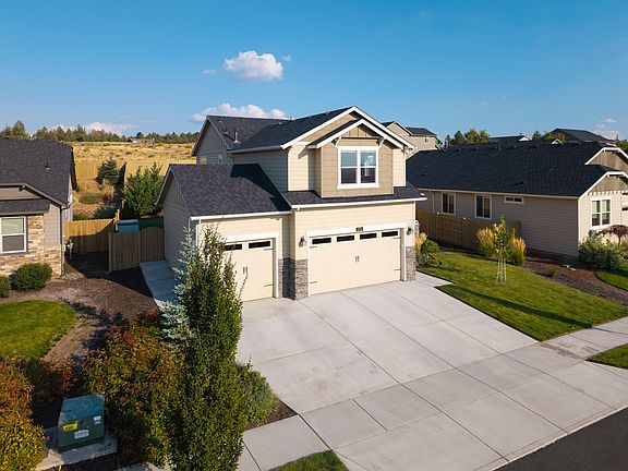 3rd image of 2750 SW 46th Ct