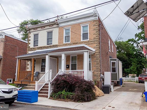 2nd image of 7 Center St