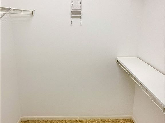 5th image of 535 Cloverfield Ln APT 202