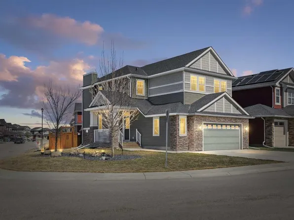 100 W Kinniburgh Gdns, Chestermere, AB T1X 0R8