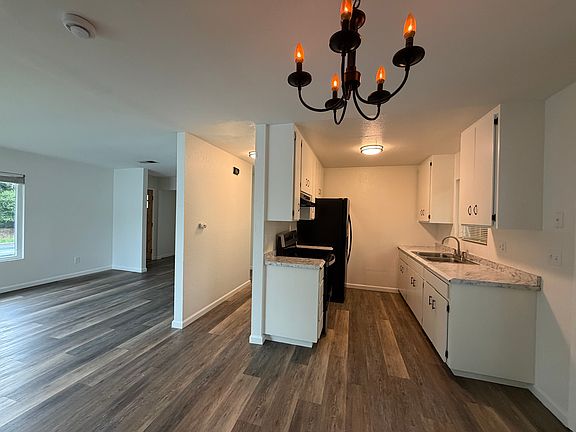 3rd image of 1717 Mission Blvd