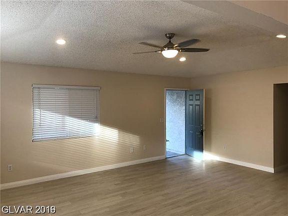 3rd image of 1109 Willow Tree Dr Unit A