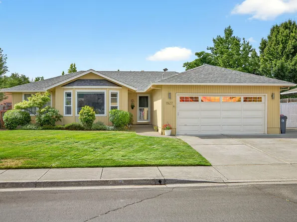 1527 Arlington Dr, Medford, OR 97501
