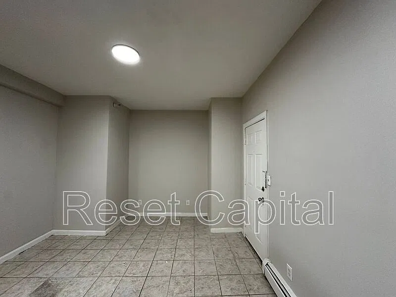 2 bed, 1.0 bath, $1,750 — Photo 2