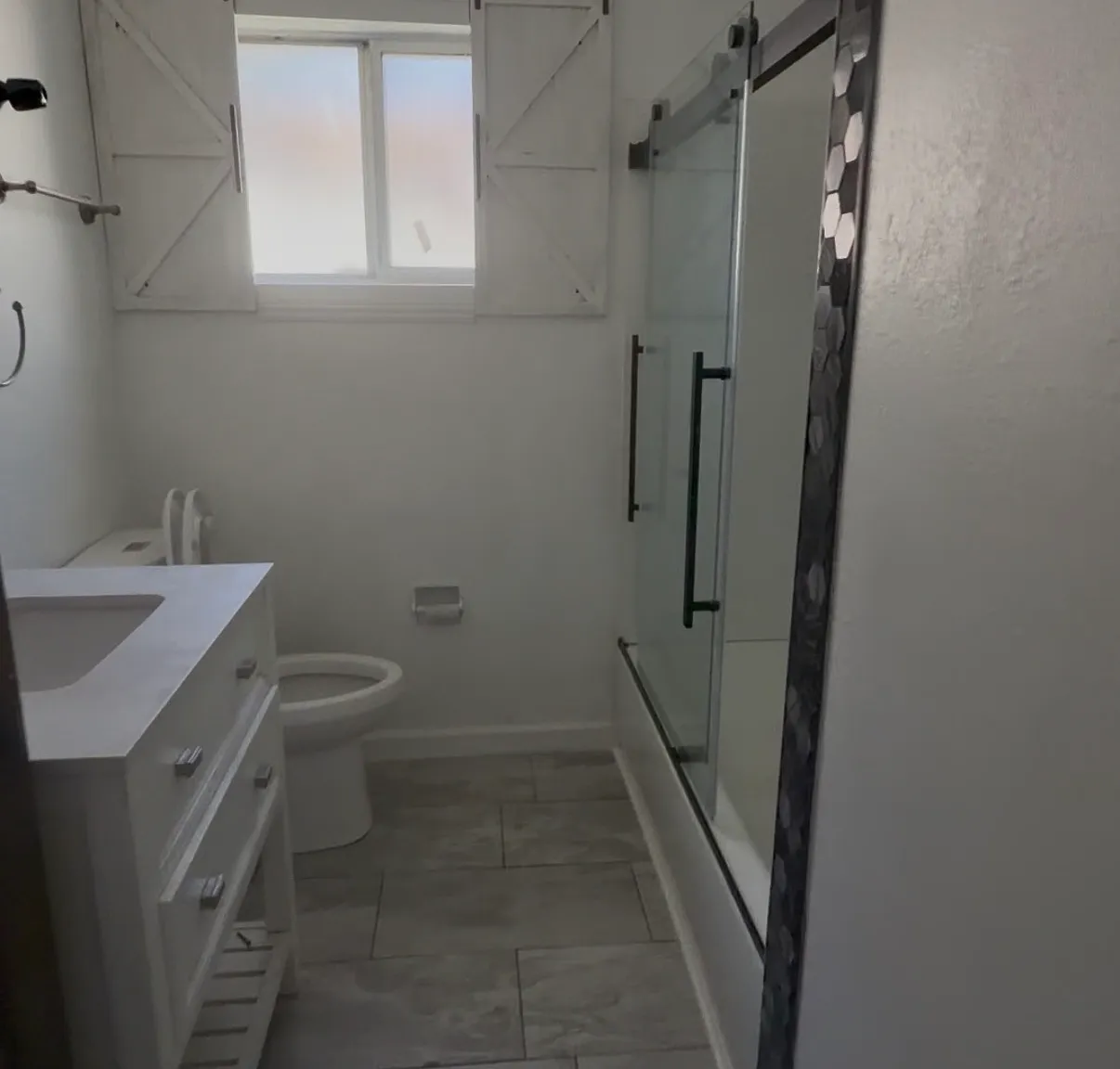 3 bed, 1300 sqft, $2,000 — Photo 2