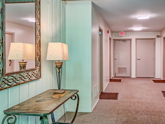 4th image of 740 Saint Andrews Ln APT 48