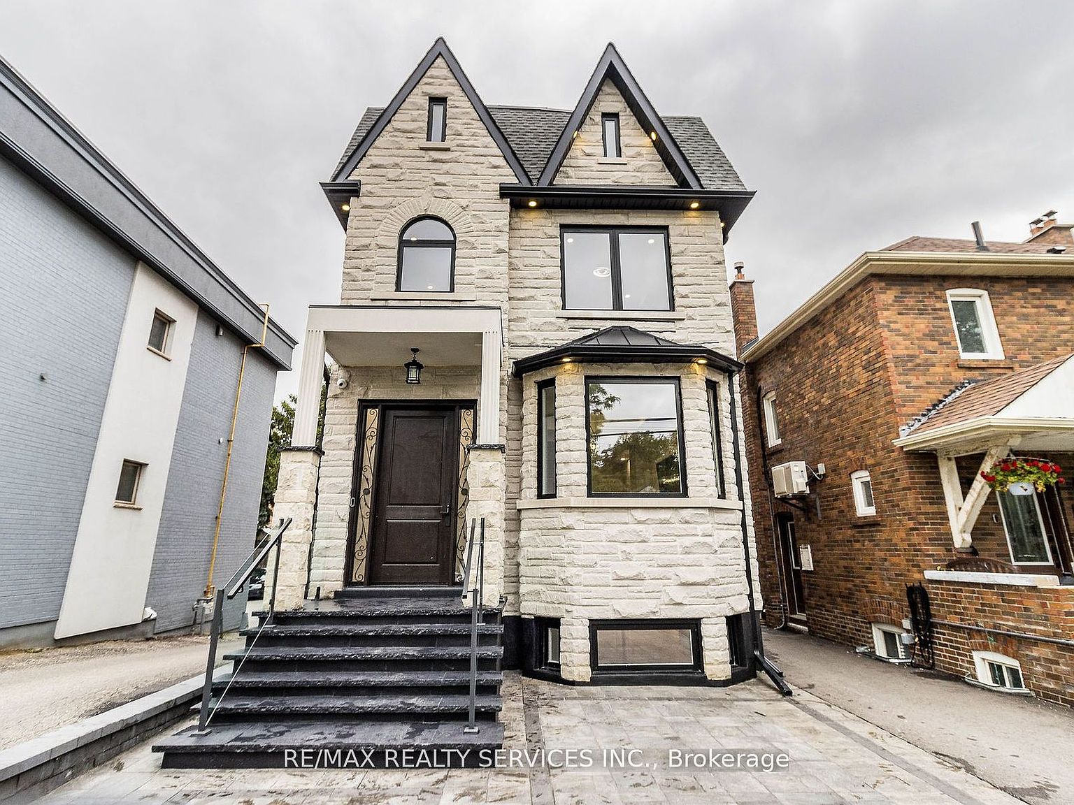 603 Royal York Rd, Toronto, ON M8Y 2S8 | MLS #W10417364 | Zillow