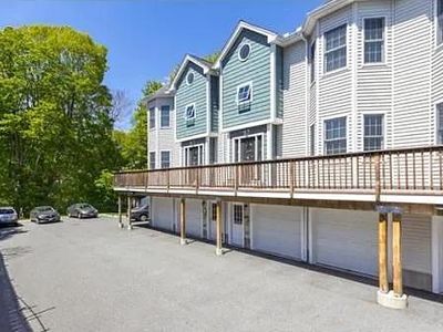 560 Main St APT 3, Woburn, MA, 01801