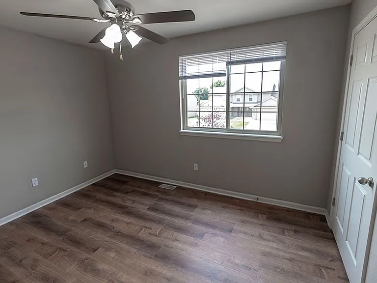 4016 Snowy Owl Dr — Photo 28