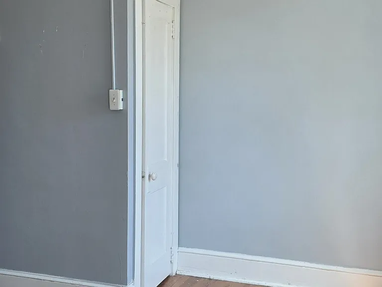 527 Windsor St #2 — Photo 17