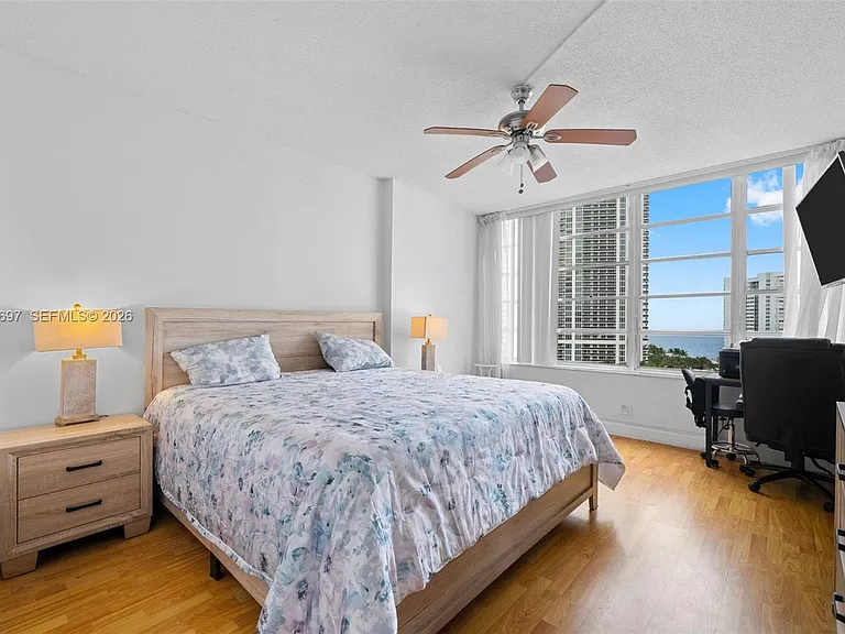 1817 S Ocean Dr #Penthouse 28 — Photo 18