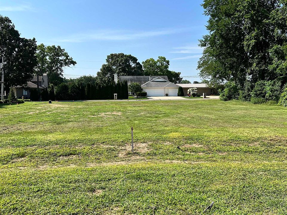 2nd image of 3400 Greenleaf Blvd