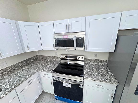 New Stove and Microwave