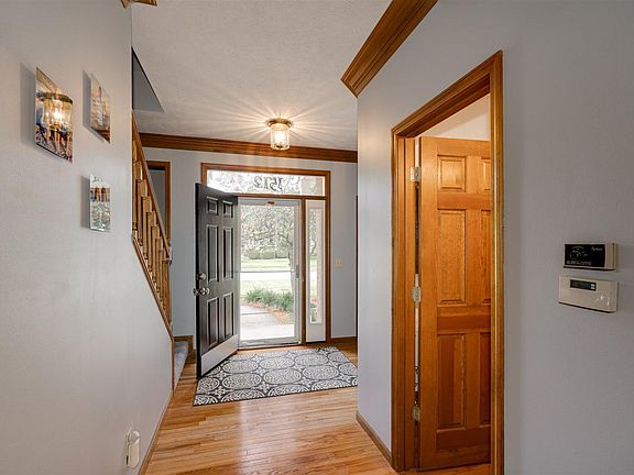 2nd image of 1512 Ironwood Cc Dr