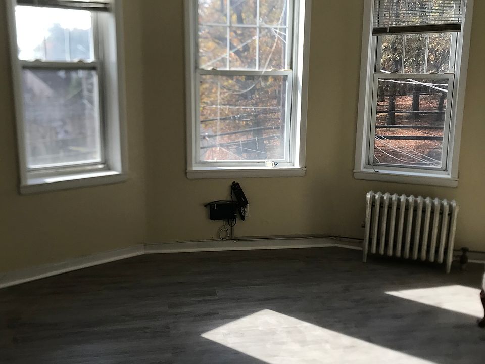 1st image of 278 Belleville Ave #2