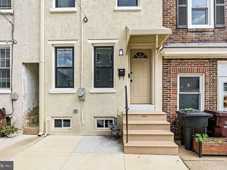 344 Grove St — Photo 4