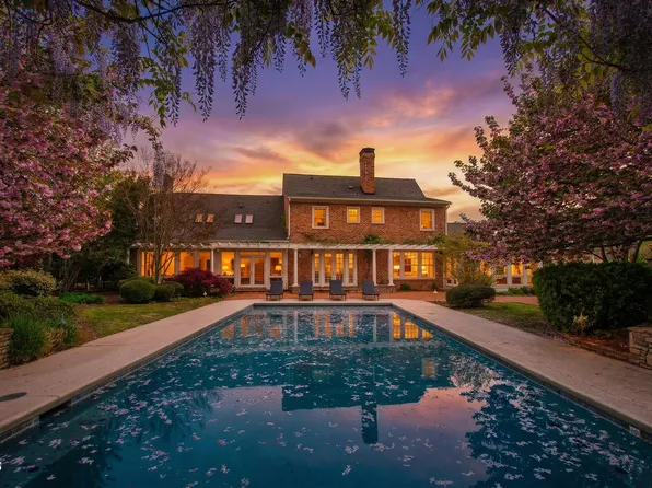 2111 Cook Ridge Ct, Raleigh, NC 27615