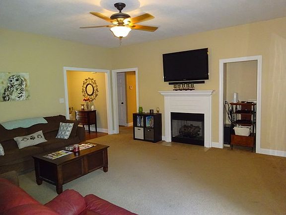 3rd image of 103 Twin Ponds Ct