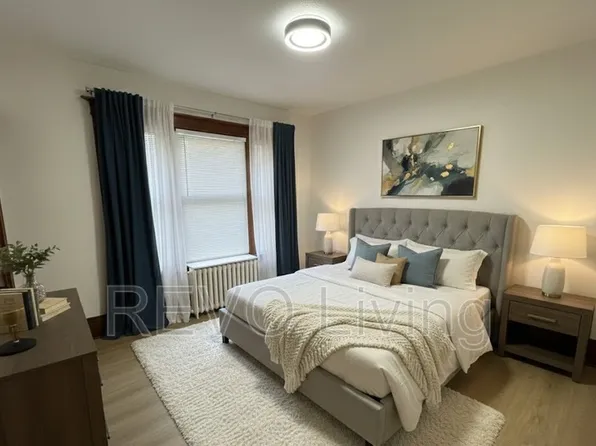 7 Centre St #St4, Saint Catharines, ON L2R 3A6