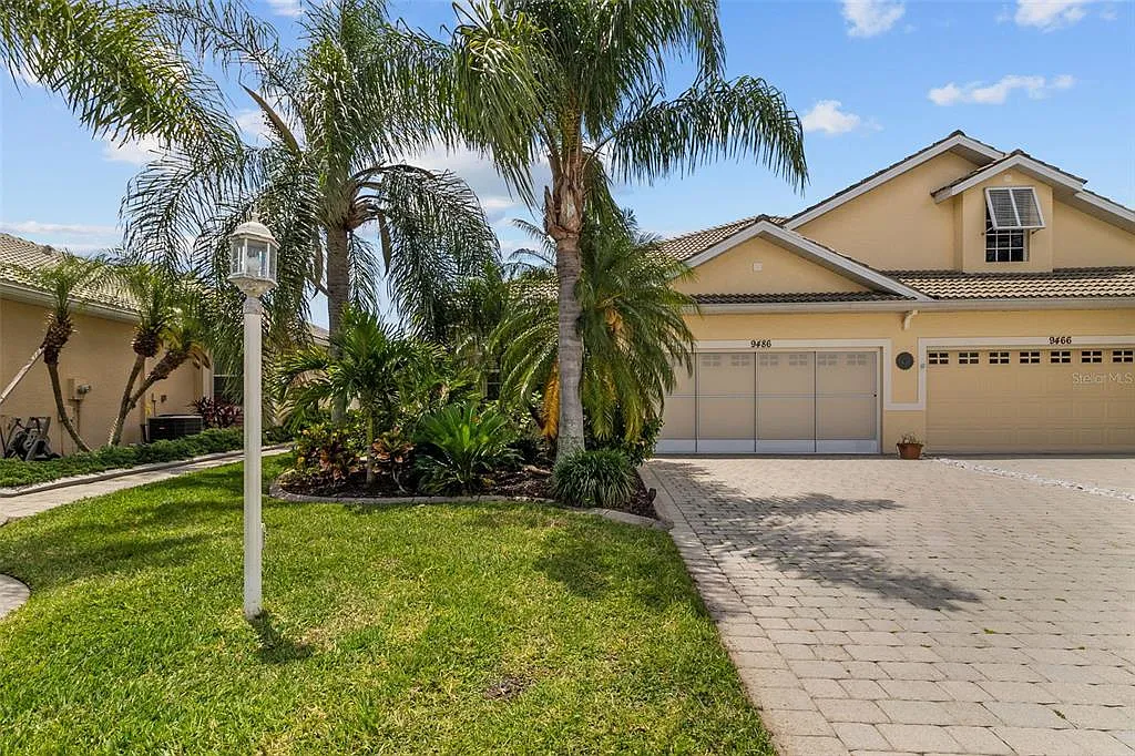 3 bed, 2.0 bath, 1654 sqft, $2,200 — Photo 1
