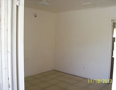 3rd image of 7201 Wilshire Ave
