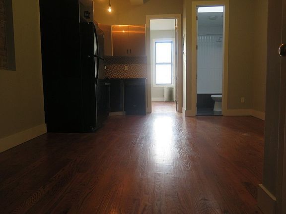 5th image of 219 Manhattan Ave #4C
