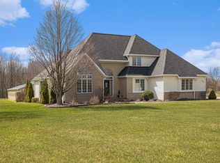 124 Ridge Rd, Quincy, MI 49082