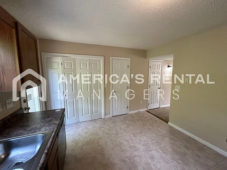 5136 Falling Creek Ln — Photo 13