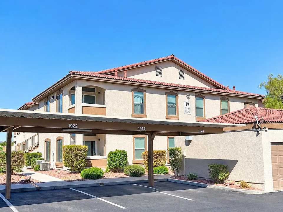 2305 W Horizon Ridge Pkwy #1924