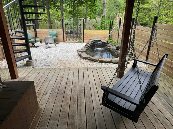 15 Running Ct, Essex, MD 21221