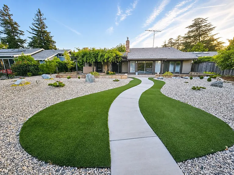 1118 Marina Cir — Photo 19