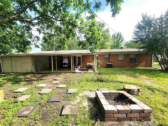 3rd image of 2304 W 47th Ave