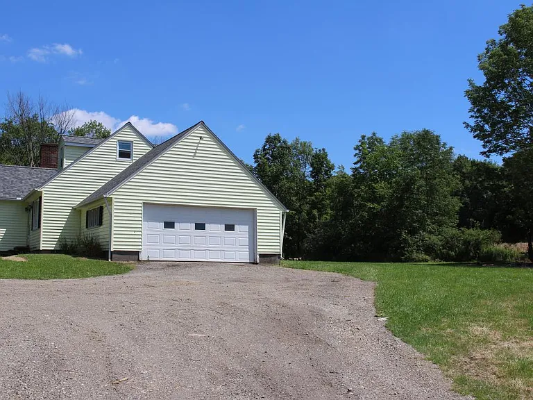 13553 Mayfield Rd — Photo 2