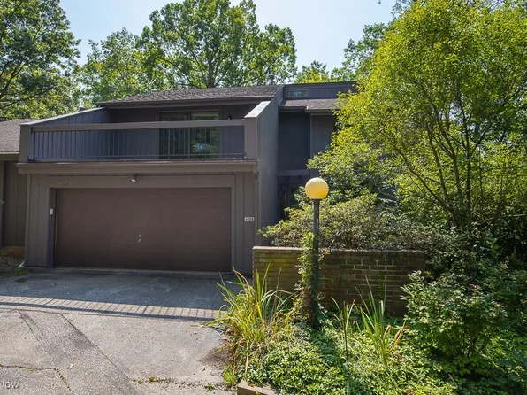 1026 Canyon View Rd, Northfield, OH 44067