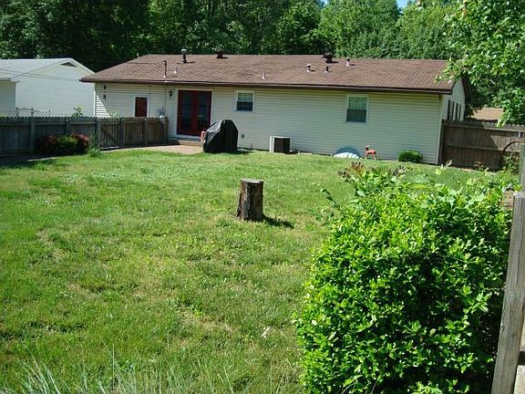 3rd image of 2608 Glenview Dr