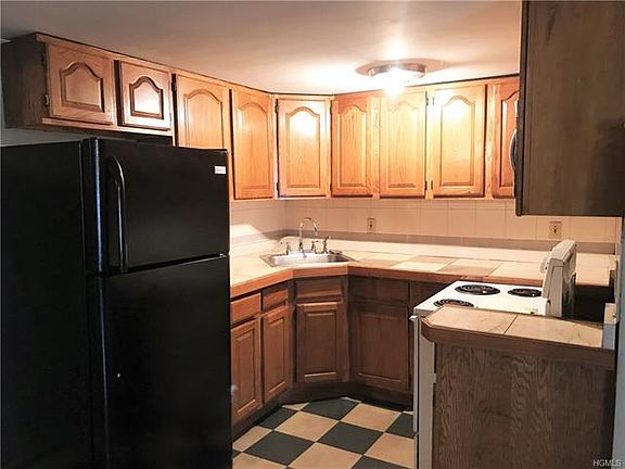 5th image of 160 Washington St #2