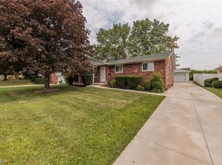 6909 Day Dr, Parma, OH 44129
