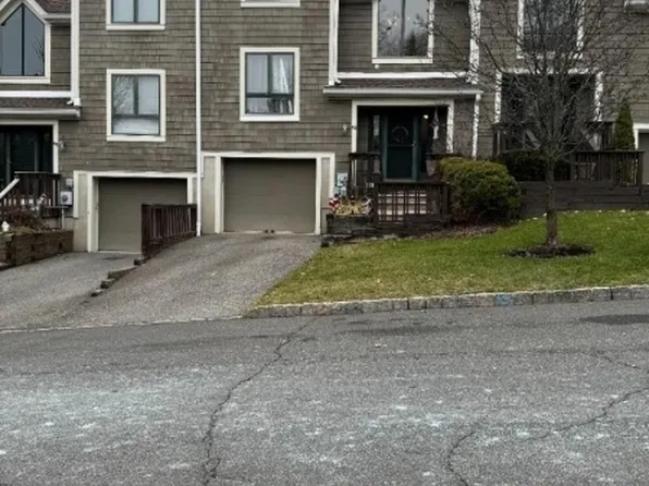 43 Mill Pond Rd, Woodland Park, NJ 07424