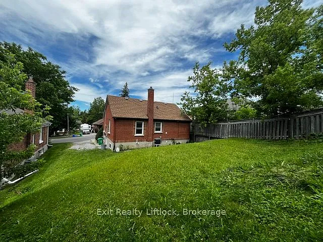303 Caddy St — Photo 14