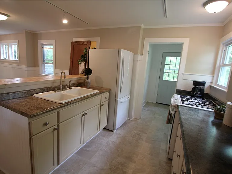 337 Mendon Rd — Photo 12