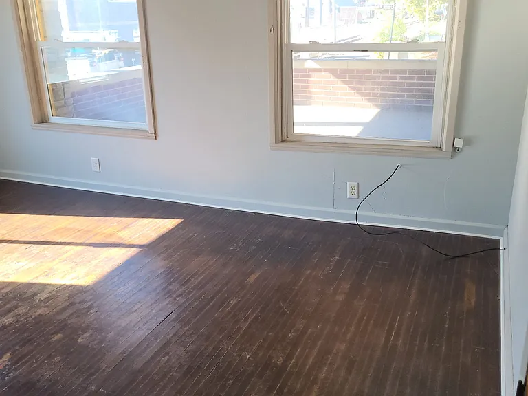 402 N Main St #1 — Photo 3