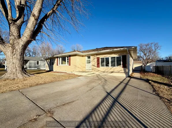 910 Jefferson Ave, Hastings, NE 68901
