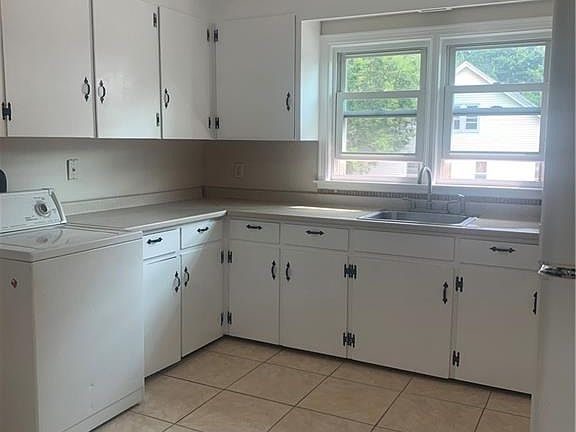 5th image of 82 Middlefield Ave #2