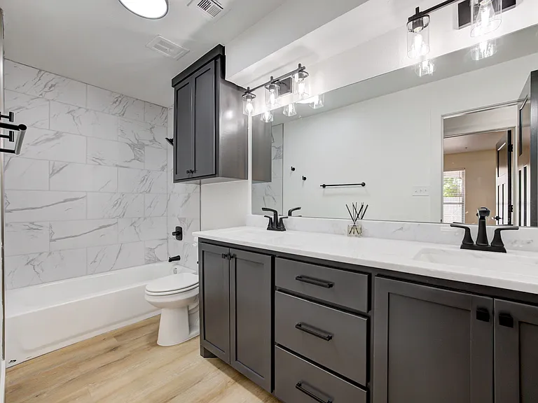 2212 Donna Dr — Photo 49