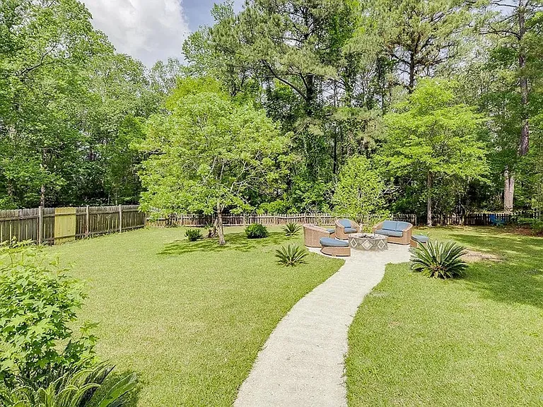 113 Cypress Dr — Photo 26