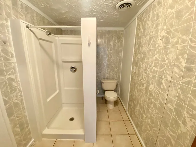 603 W Cross St — Photo 22